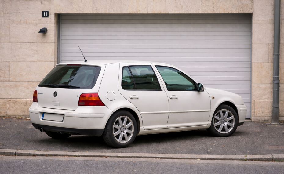 Véhicule mal garé à Ermont